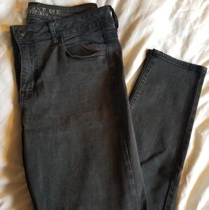American Eagle Jeans. 14
